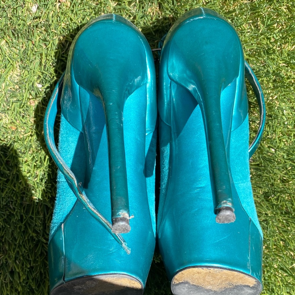 Turquoise Pumps - Picture 4 of 4